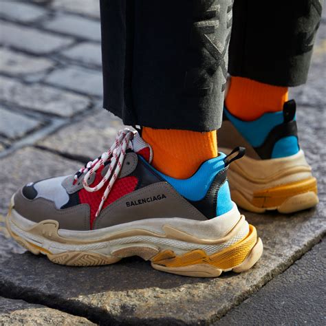 fashion sneaker balenciaga shoes.